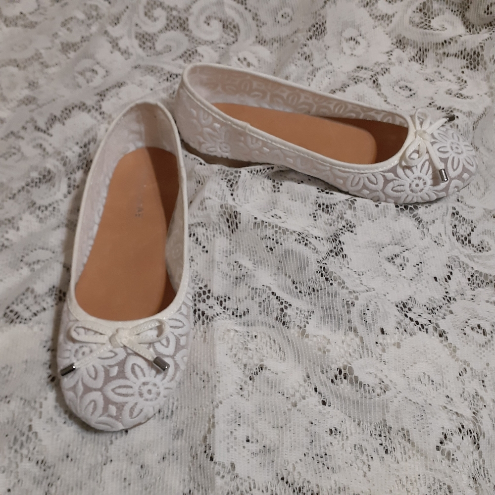 Girls AMERICAN EAGLE White Lace Flats SZ 13 1/2 - Picture 4 of 5